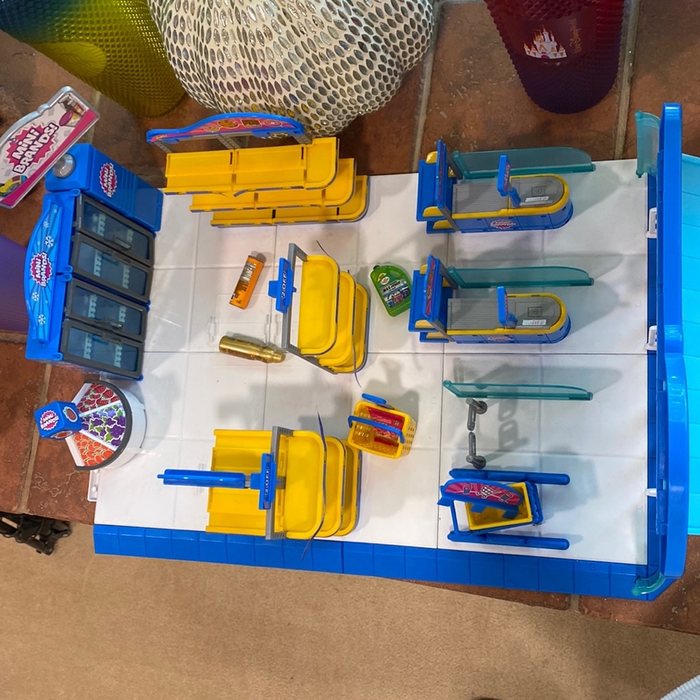 Mini brands
